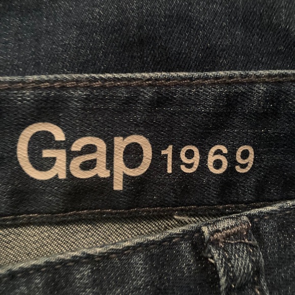 Gap 1969 Skinny Bermuda Shorts. 33 Waist. - Picture 3 of 5